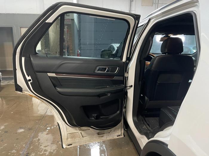 2017 ford explorer platinum with 201049 miles for sale near elk-river, minnesota c1f3f26e96d448d78d4c7f5696ec438f.jpg
