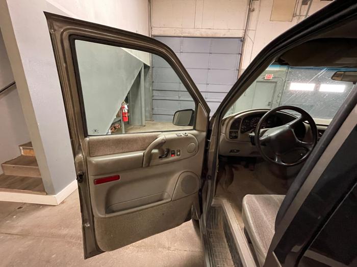 1999 chevrolet astro awd with 120964 miles for sale near elk-river, minnesota c2295b42a0bc429e992134e953783cf9.jpeg