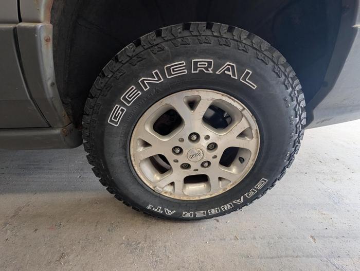 2000 jeep grand-cherokee laredo-4wd with 165709 miles for sale near elk-river, minnesota c2440401b4f7415d9203939f6cd678da.jpg