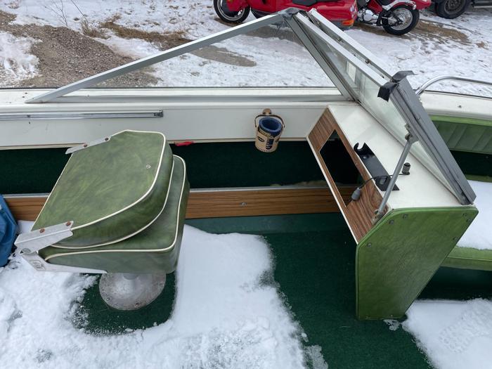 1977 crestliner 16-ft for sale near elk-river, minnesota c274c60e7c7e4a4ebd5815f4bf5b6b84.jpg