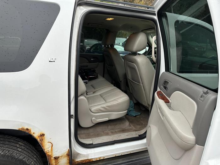 2009 chevrolet suburban lt1-1500-4wd with 242331 miles for sale near elk-river, minnesota c298645e18624d4891ead11ba6af9909.jpg