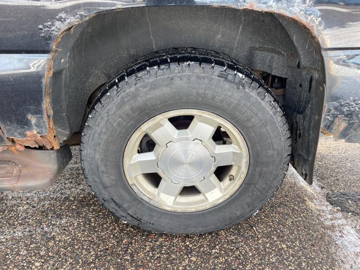 2004 gmc yukon-xl 1500-4wd with 247582 miles for sale near fridley, minnesota c2a233a26ccb4680aef3c9a00f908f31.jpeg