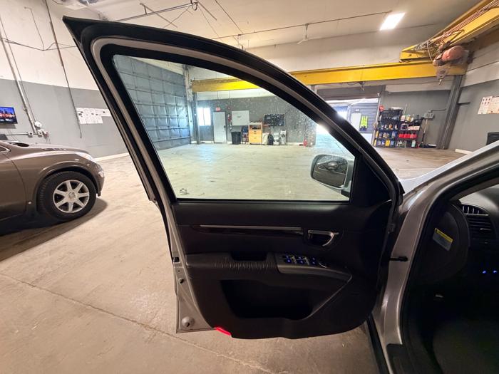2011 hyundai santa-fe limited-2.4-fwd with 128547 miles for sale near elk-river, minnesota c2b25828e9a142868e05fa0516d31923.jpeg