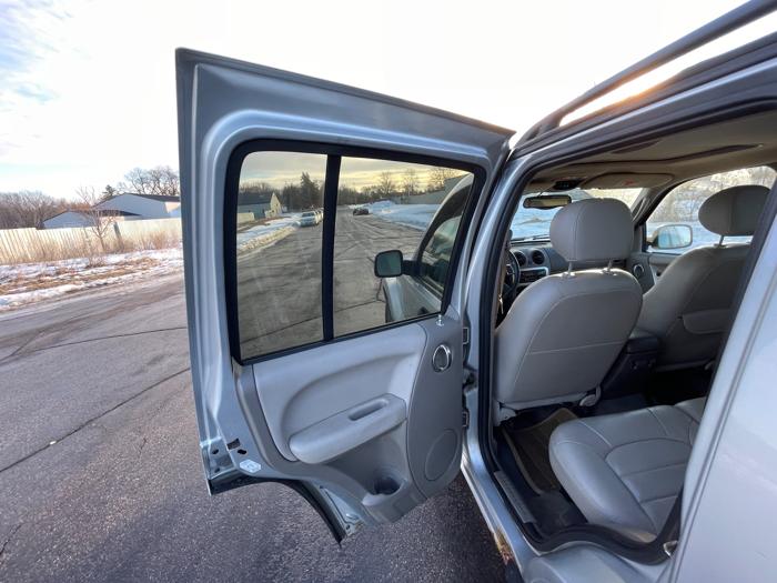 2003 jeep liberty limited-2wd with 183532 miles for sale near elk-river, minnesota c2e6631242ac4c8aa2269575b2903250.jpeg