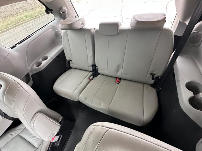2015 toyota sienna limited-awd-7-passenger-v6 with 155568 miles for sale near elk-river, minnesota c327d7a3a67f4045ad23517a05ad4757.jpeg