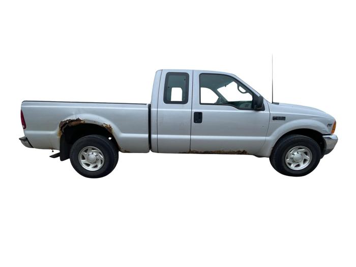 2001 ford f-250-sd xl-supercab-short-bed-2wd with 243301 miles for sale near elk-river, minnesota c3570f29a00c47dfbe07924a51540fc9.jpg