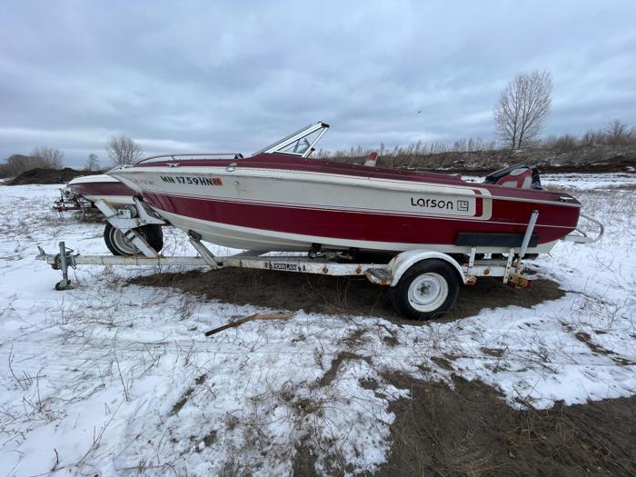 1983 larson 17-ft for sale near elk-river, minnesota c36177a7a2344c339121ddedf933c546.jpg