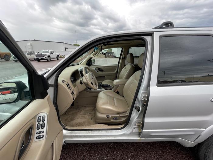 2006 ford escape limited-4wd with 213037 miles for sale near redwood-falls, minnesota c38737ce5b9d45efb5d574649ae20155.jpeg
