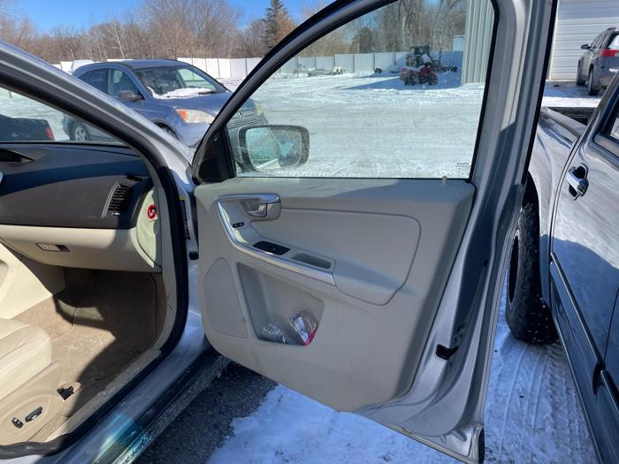 2010 volvo xc60 with 245515 miles for sale near elk-river, minnesota c38c6f7f0e7c4ac996a4eda342adc174.jpg