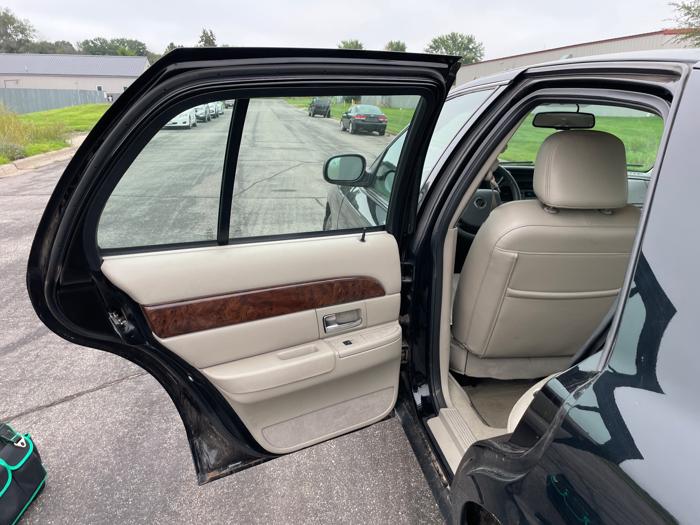 2010 mercury grand-marquis ls with 113562 miles for sale near elk-river, minnesota c3a535effa934b5f950d4947650a0ec5.jpeg