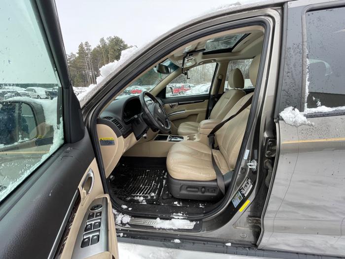 2012 hyundai santa-fe limited-3.5-4wd with 105003 miles for sale near elk-river, minnesota c44dea29442d4f9086f5ee45837ae561.jpeg