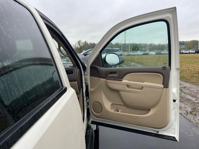 2012 chevrolet tahoe ltz-4wd with 200176 miles for sale near rochester, minnesota c495b9aa7cc04e5babd5d33061d04e48.jpeg