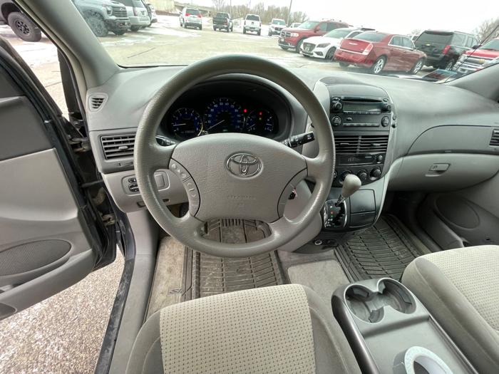2009 toyota sienna ce-fwd-7-passenger with 230582 miles for sale near rochester, minnesota c528c5bbe06441f08c8d0a6cb354589c.jpeg