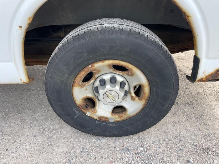 2006 chevrolet express 3500-extended-cargo with 260515 miles for sale near elk-river, minnesota c5326cad4f3d4338bad722042ef14c96.jpeg