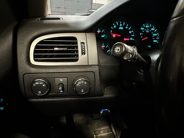 2007 chevrolet suburban lt1-1500-4wd with 322050 miles for sale near elk-river, minnesota c534a248572f4cecb7bd46d5b2e2e10a.jpeg