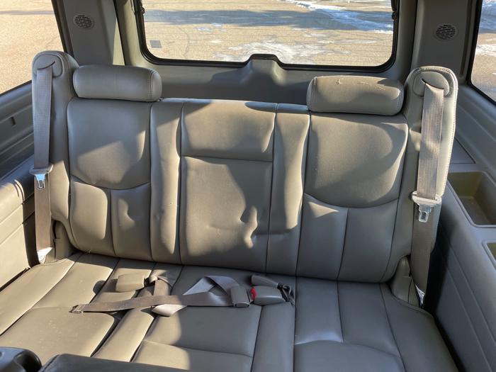 2006 gmc yukon-xl sl-1500-4wd with 260584 miles for sale near fridley, minnesota c553a2487cd84a06bc47e1dbde0a832e.jpeg