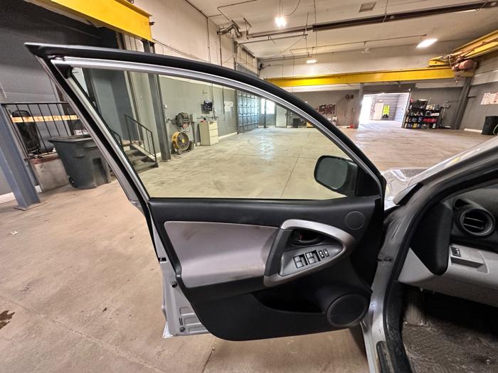2008 toyota rav4 base-i4-4wd with 162821 miles for sale near elk-river, minnesota c5786e24ab9144f7967cdfb7209945b3.jpeg