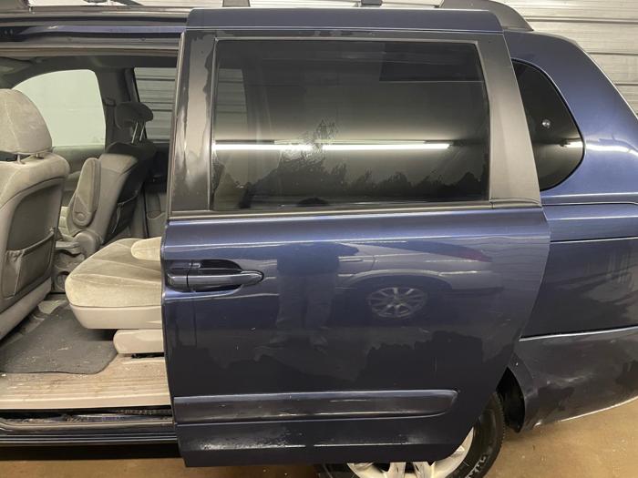 2007 kia sedona ex with 182681 miles for sale near elk-river, minnesota c5fa38b973b2432d9c817493975e1fc9.jpg