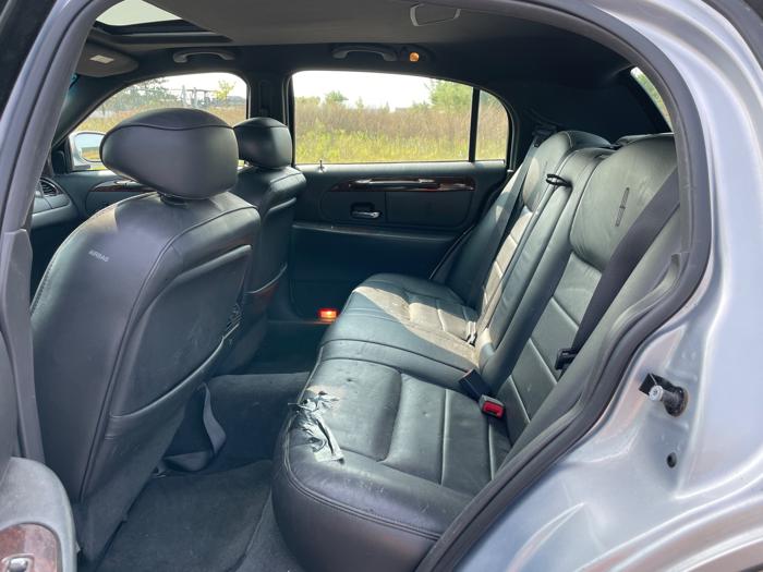 2002 lincoln town-car signature with 144823 miles for sale near elk-river, minnesota c63f28c8e85d44f3a86de52a1b2a4c40.jpeg