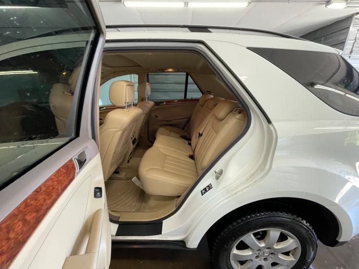 2006 mercedes-benz m-class ml350 with 172356 miles for sale near elk-river, minnesota c6aa19cc58864da3a5d36b121463d1a0.jpeg