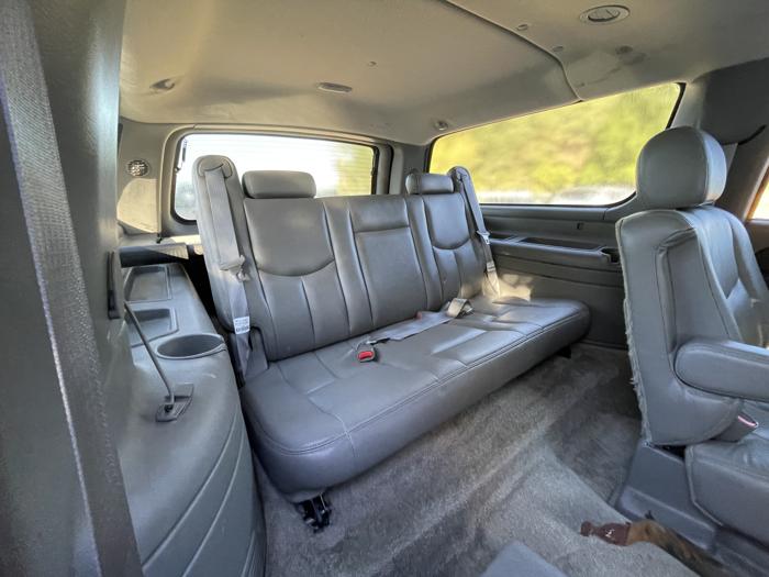 2003 gmc yukon-xl 1500 with 251810 miles for sale near elk-river, minnesota c767d2228a074e94afef2f381eeb6606.jpg