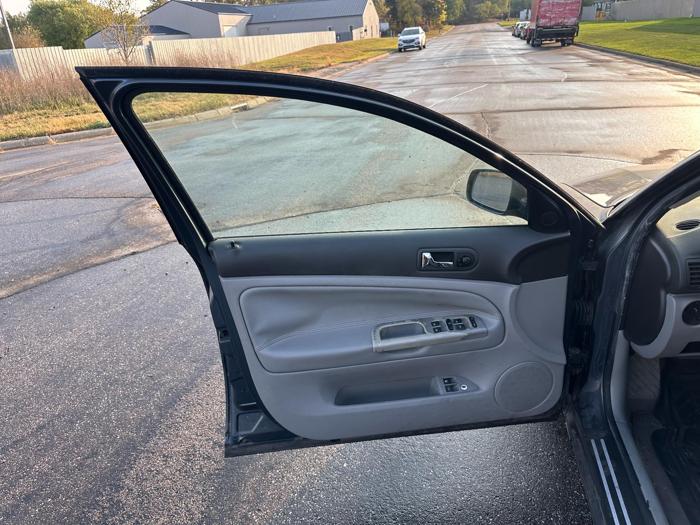 2002 volkswagen passat gls with 114468 miles for sale near elk-river, minnesota c7747dfb55664e5b9fce3456782a2f6e.jpg