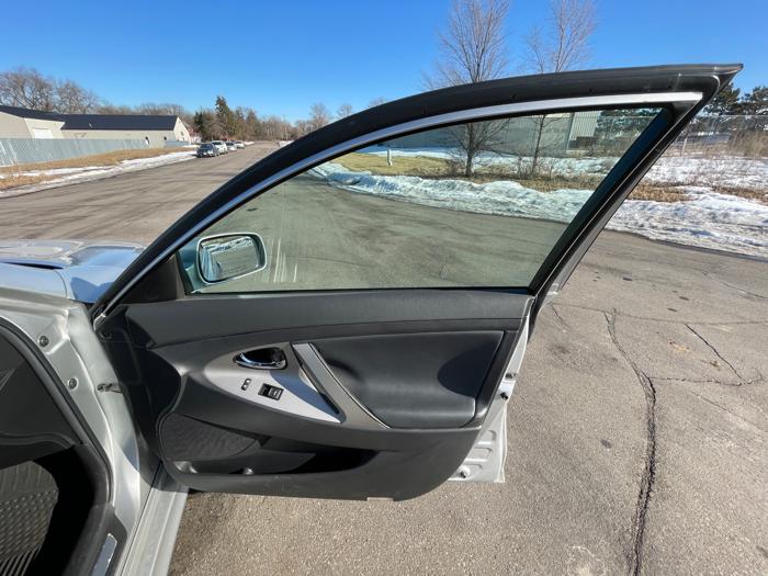 2010 toyota camry se-v6-6-spd-at with 229287 miles for sale near elk-river, minnesota c79eff0641e64d42bfb42661fb948623.jpeg