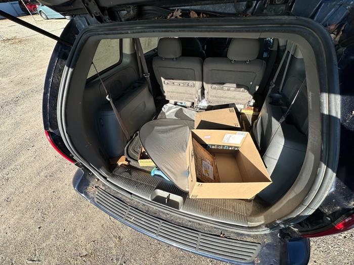 2006 chrysler town-&-country base with 141271 miles for sale near elk-river, minnesota c7c17fd7ea3e43af804b61018fc353ec.jpeg