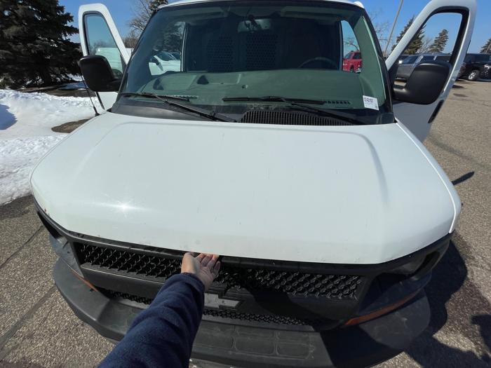 2015 chevrolet express 3500-cargo-extended with 232035 miles for sale near fridley, minnesota c7eec7b8f4e445d382bece1842dbe8ec.jpeg