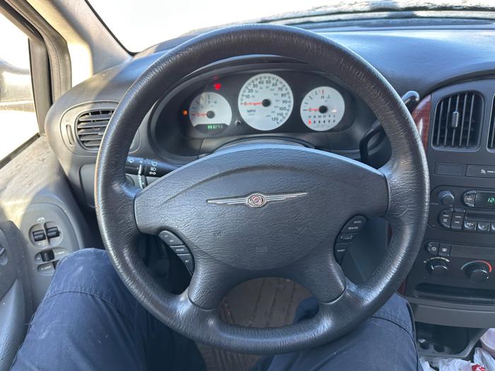 2006 chrysler town-&-country base with 141271 miles for sale near elk-river, minnesota c817166e444746e18e97d85a546426fe.jpeg