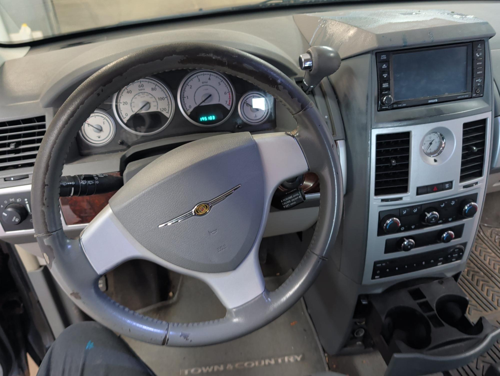 2009 chrysler town-&amp;-country with 195103 miles for sale near elk-river, minnesota c81a17aadddb44259931d79cee6ad84b.jpg