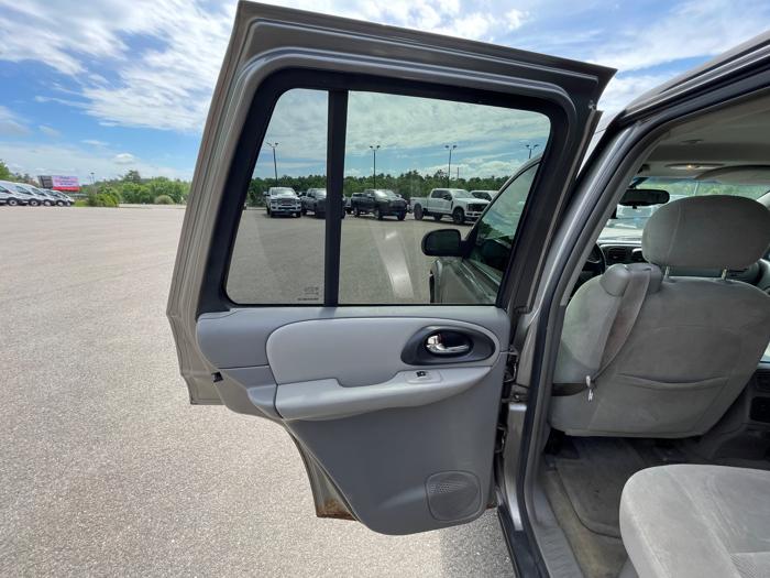 2006 chevrolet trailblazer ls-4wd with 181432 miles for sale near cohasset, minnesota c892b6655a58455cb284c9b20ab6790c.jpeg