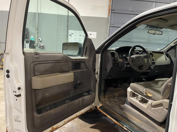 2009 ford f-150 xl with 174980 miles for sale near elk-river, minnesota c963c807c266419baaad1408d55d02ee.jpg