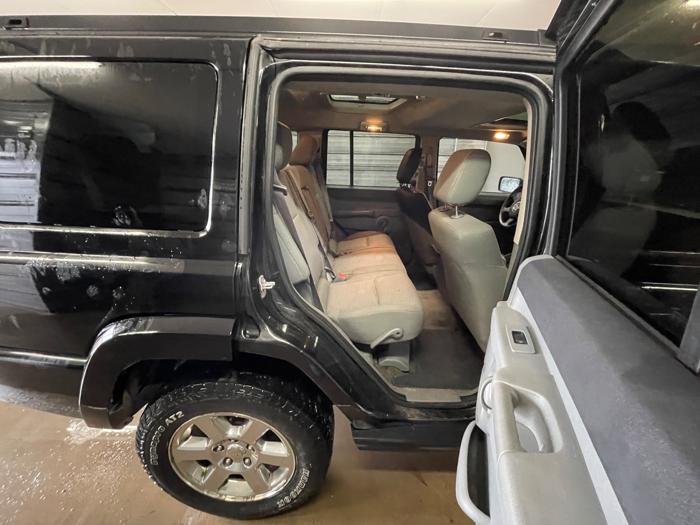 2007 jeep commander sport-4wd with 142319 miles for sale near elk-river, minnesota c989944a554f4105b00291cda8c09f7f.jpeg