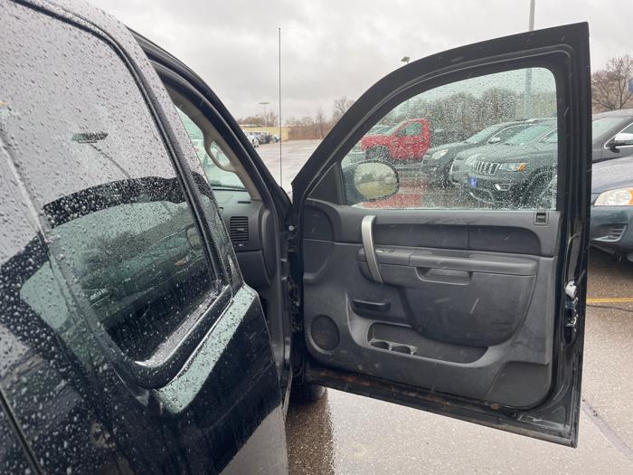 2011 chevrolet silverado-1500 lt with 265201 miles for sale near fridley, minnesota c9996838c585461cab4d33fa587177be.jpeg