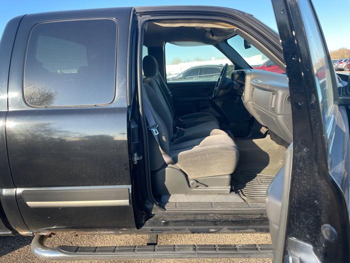 2007 chevrolet silverado-classic-1500 ls-ext.-cab-4wd for sale near fridley, minnesota c99e35ebaa4e43afa4c4fe48c0be595c.jpeg