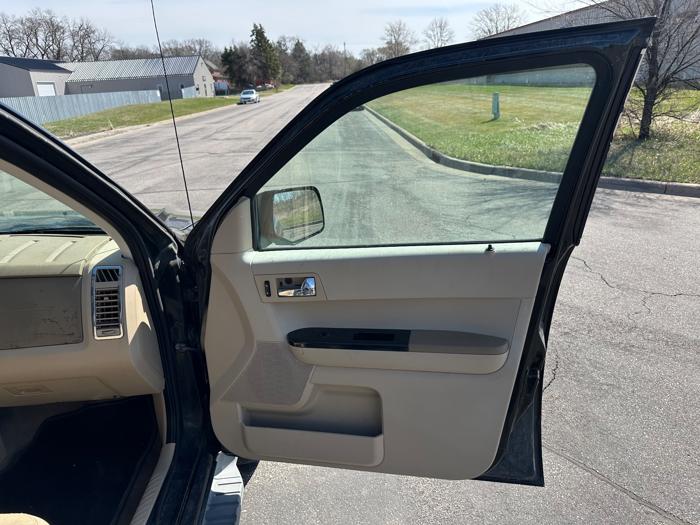 2008 ford escape limited-4wd with 188098 miles for sale near elk-river, minnesota c9a9cc1c5a914f6289bed5403a9a53f3.jpeg