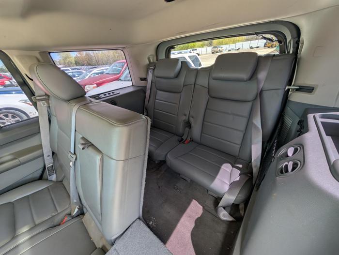 2006 jeep commander 4wd with 119557 miles for sale near elk-river, minnesota c9c5dfdd0acd49e8a8f2f52f0c5cb5cf.jpg