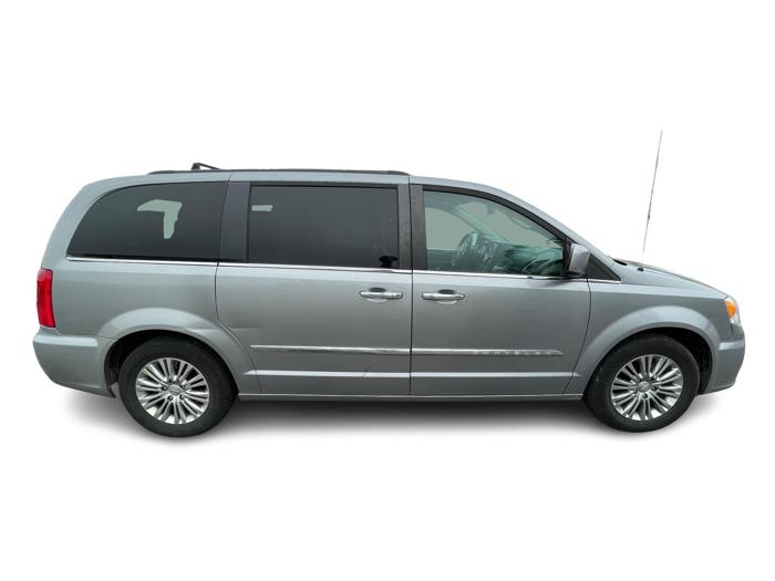 2016 chrysler town-&-country touring-l with 141316 miles for sale near elk-river, minnesota c9d0b03f06ee4e87b4fa74b2773fe525.jpg