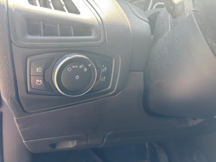 2014 ford focus se-sedan with 152315 miles for sale near savage, minnesota c9f83822a14c4dffa1f4dbb2585a4900.jpeg