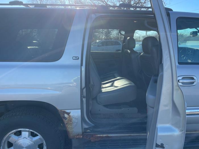 2006 gmc yukon-xl sl-1500-4wd with 260584 miles for sale near fridley, minnesota ca30672e07fc4a44a32552228464612e.jpeg