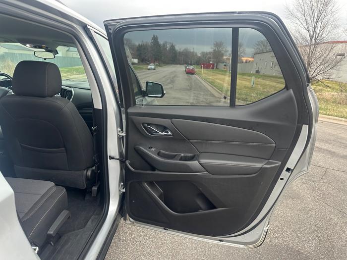 2019 chevrolet traverse lt-cloth-fwd with 140494 miles for sale near elk-river, minnesota ca3d5d1286f8430d9f91bc5266171bc2.jpeg