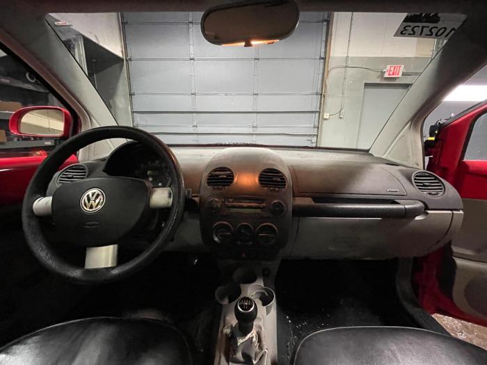 2000 Volkswagen New Beetle