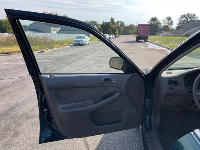 1998 honda civic lx-sedan with 137756 miles for sale near elk-river, minnesota cb33054709934be1abdea3937b3f0701.jpeg