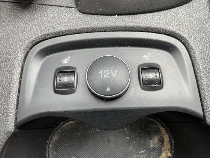2014 ford focus se-sedan with 109384 miles for sale near burnsville, minnesota cb4c3c8fc095463982087ff981d63887.jpeg