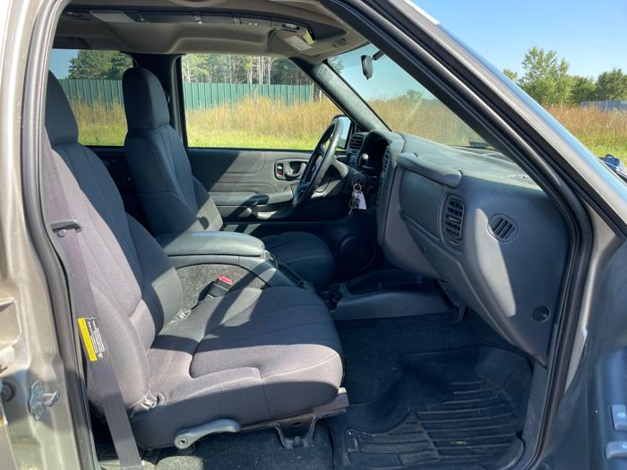 2004 chevrolet s-10 crew-cab-4wd-ls with 188749 miles for sale near elk-river, minnesota cb78bfdd3c504329a6a3d5f002de0102.jpeg