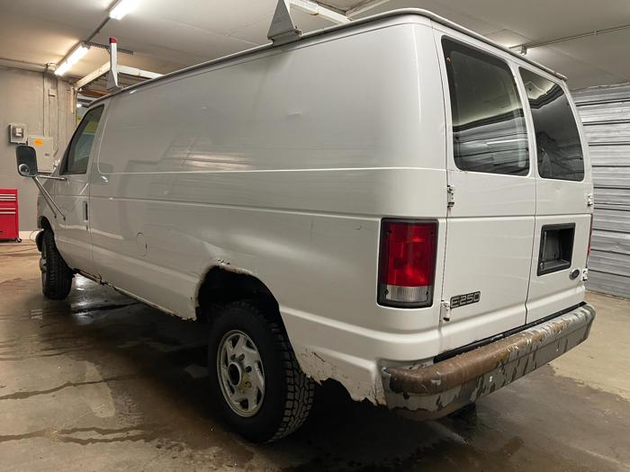 2000 ford e-250 with 144106 miles for sale near elk-river, minnesota cbd0df836db84d9888027f55e1efc3f1.jpg