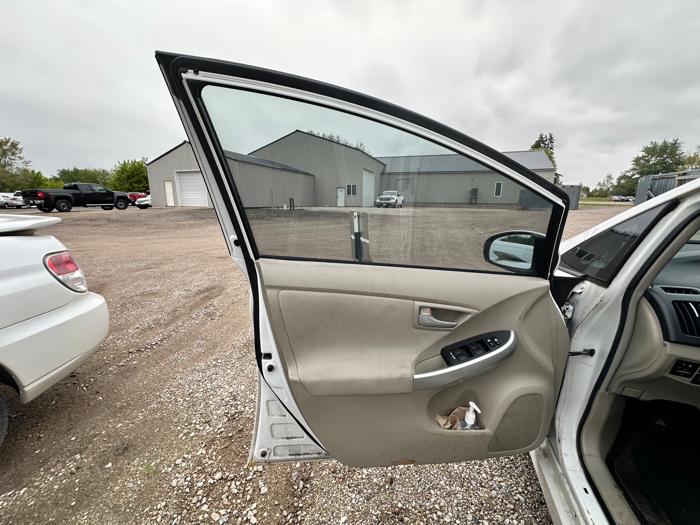 2011 toyota prius prius-i with 210575 miles for sale near elk-river, minnesota cbe5be6b4dba41649553ea639b22aeb0.jpeg