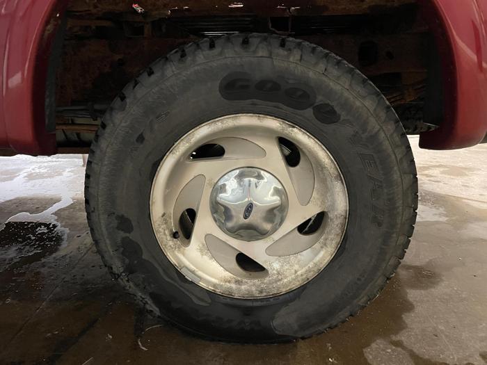 2001 ford f-150 xlt-supercrew-4wd with 200316 miles for sale near elk-river, minnesota cc1d673b0a8745d7b201c31e30d626f9.jpg