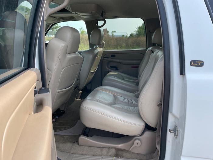 2006 chevrolet suburban 1500-4wd with 216944 miles for sale near elk-river, minnesota cc727ef68d9242289df8d9d4d4f4bd98.jpeg